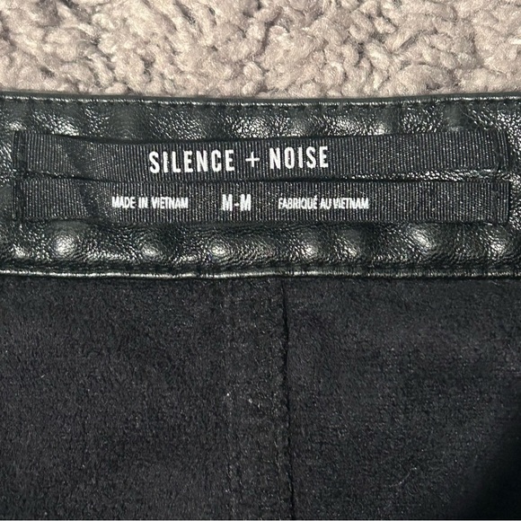 Silence + Noise Megan Faux Leather Moto Micro Mini Skirt Black Medium UO - Picture 8 of 11